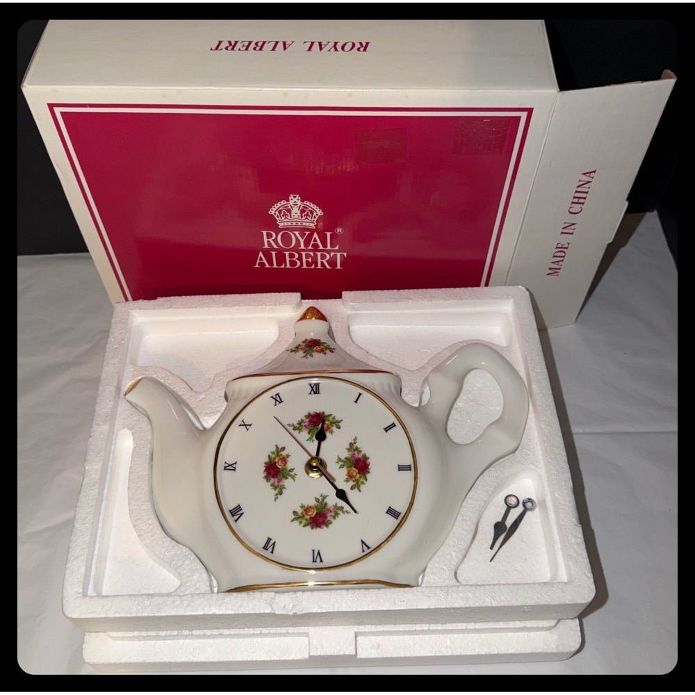 Royal Albert Teapot Wall Clock Home Decor White Floral Old Country Roses Vintage